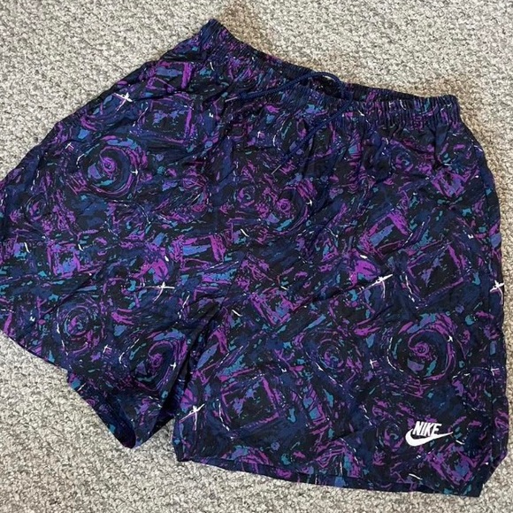 Vintage Nike shorts - Picture 1 of 7